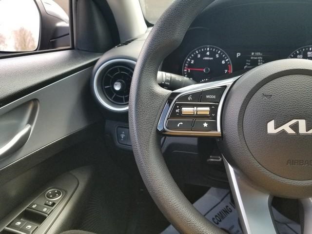 Vehicle image 25 of 27