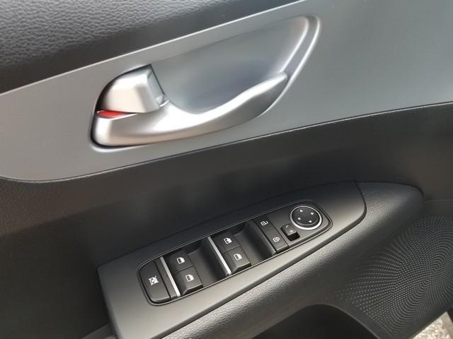 Vehicle image 11 of 27