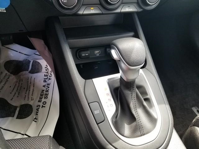 Vehicle image 17 of 27