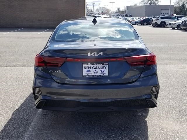 Vehicle image 5 of 27