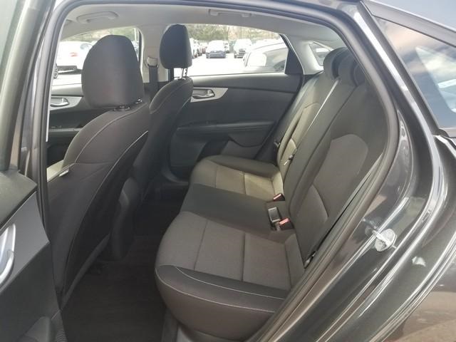 Vehicle image 14 of 27