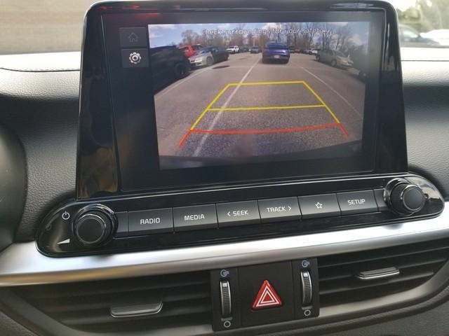 Vehicle image 21 of 27
