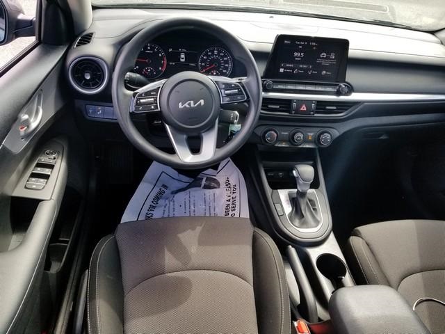Vehicle image 15 of 27