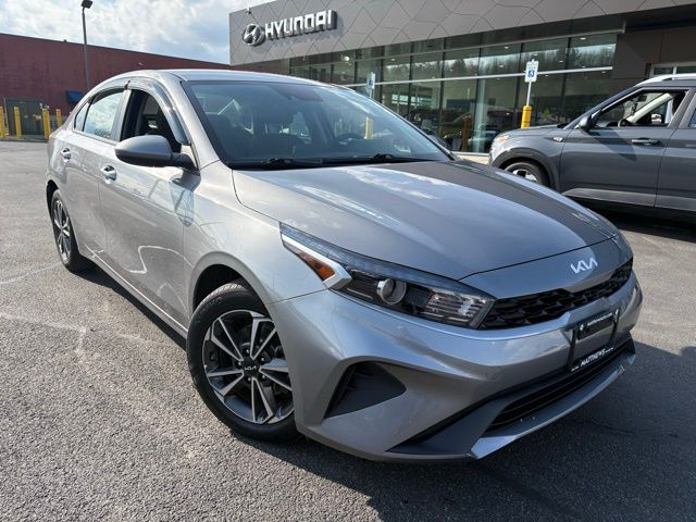 2023 Kia Forte LXS Image 1 of 15