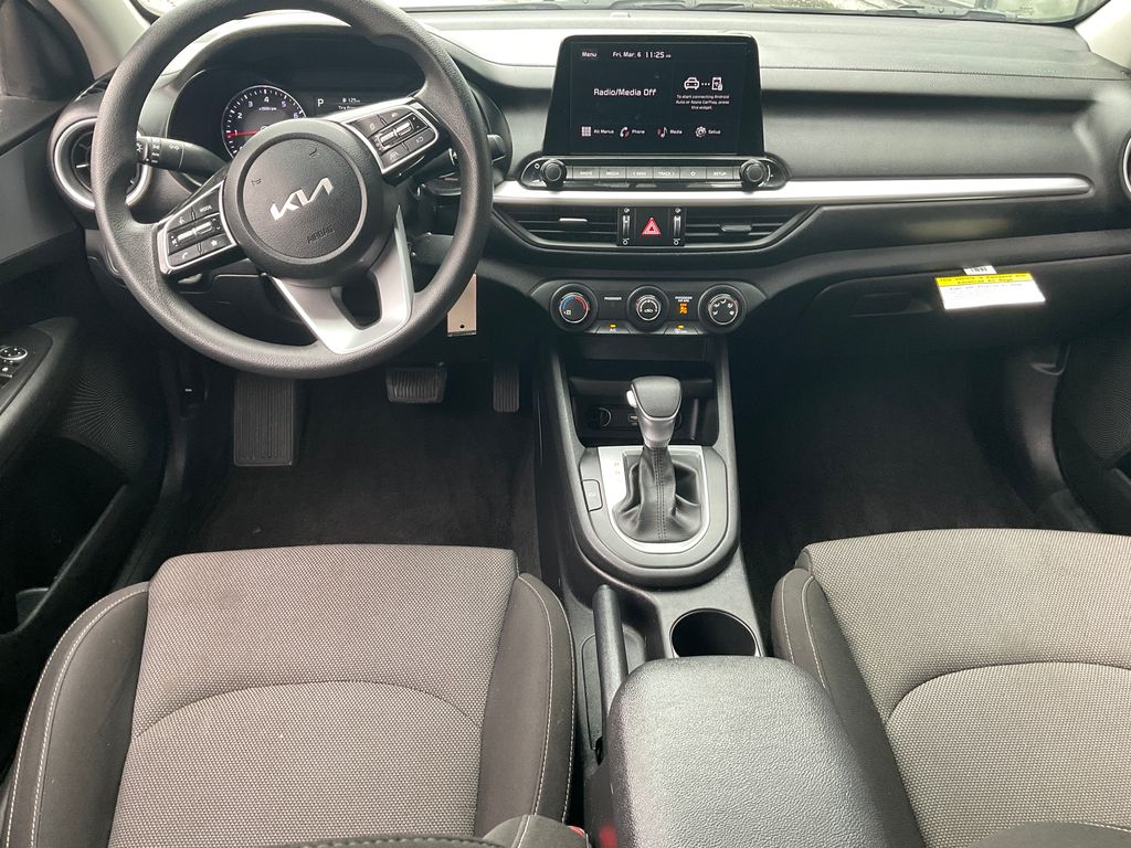 2023 Kia Forte LXS Image 11 of 12