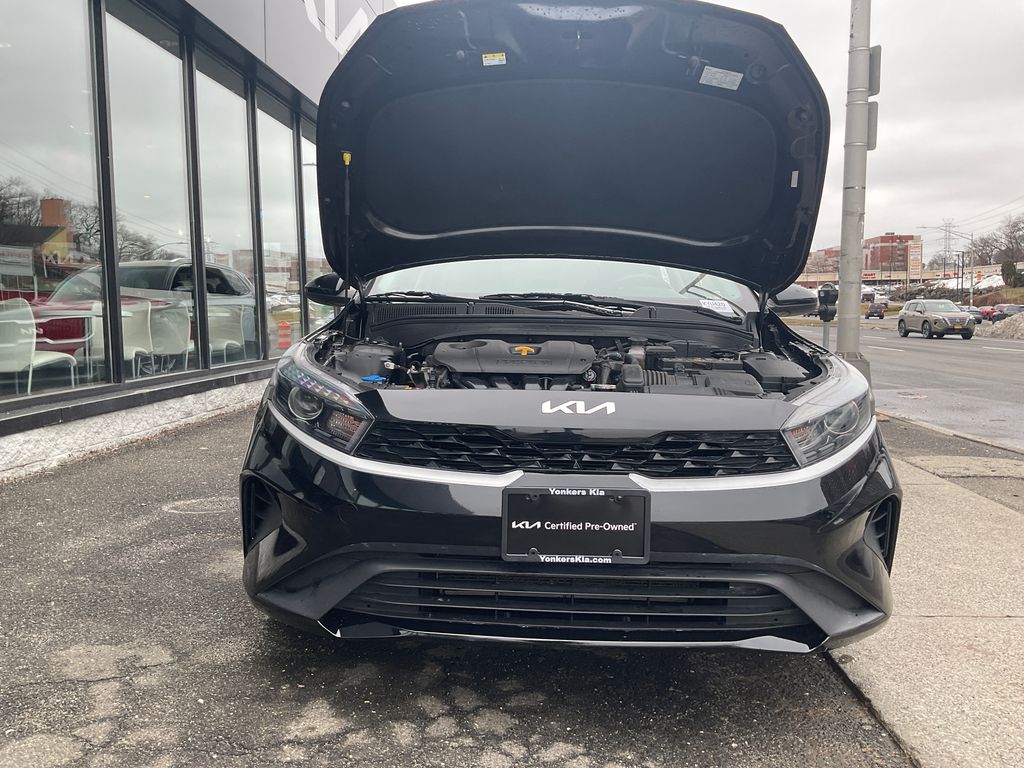 2023 Kia Forte LXS Image 12 of 12
