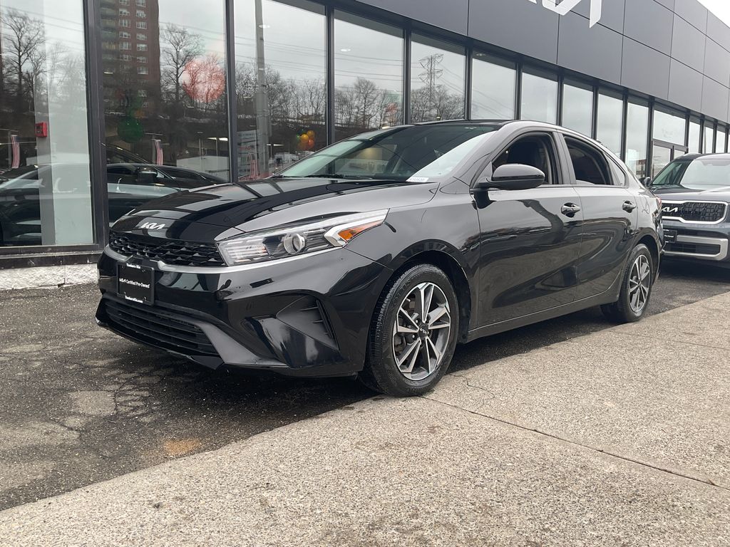 2023 Kia Forte LXS Image 1 of 12