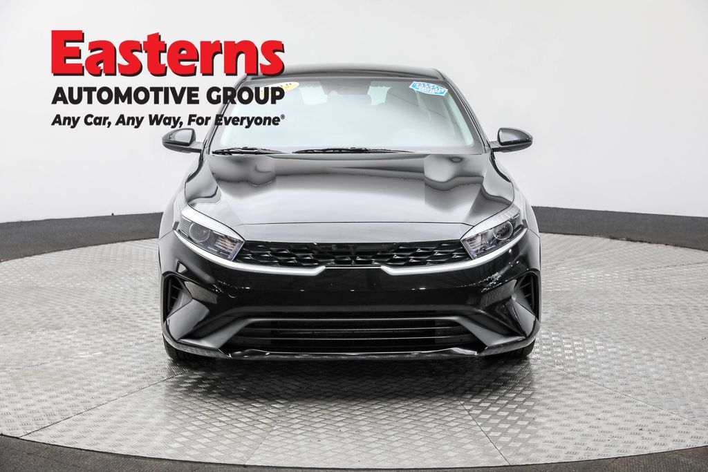 2023 Kia Forte LXS Image 7 of 63