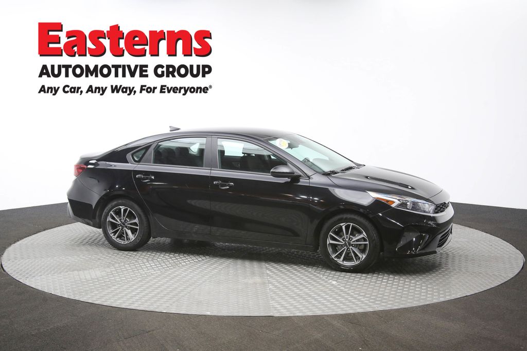 2023 Kia Forte LXS Image 10 of 63