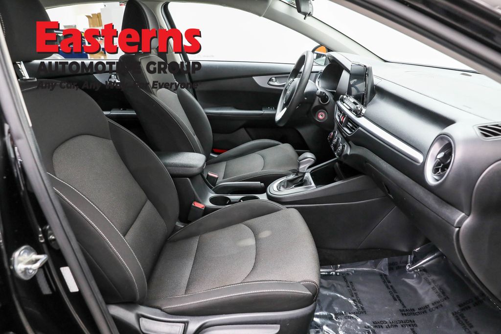 2023 Kia Forte LXS Image 45 of 63