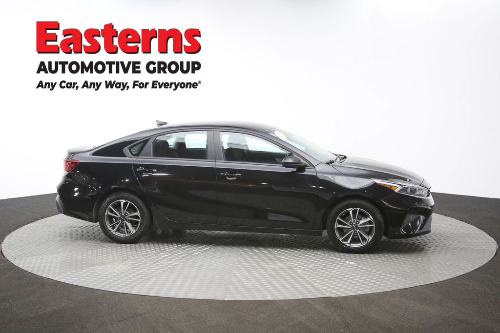 2023 Kia Forte LXS Image 16 of 63