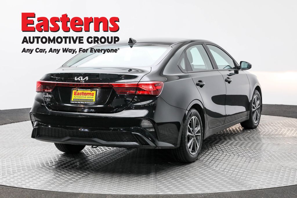 2023 Kia Forte LXS Image 25 of 63