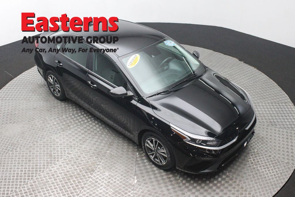 2023 Kia Forte LXS Image 15 of 63