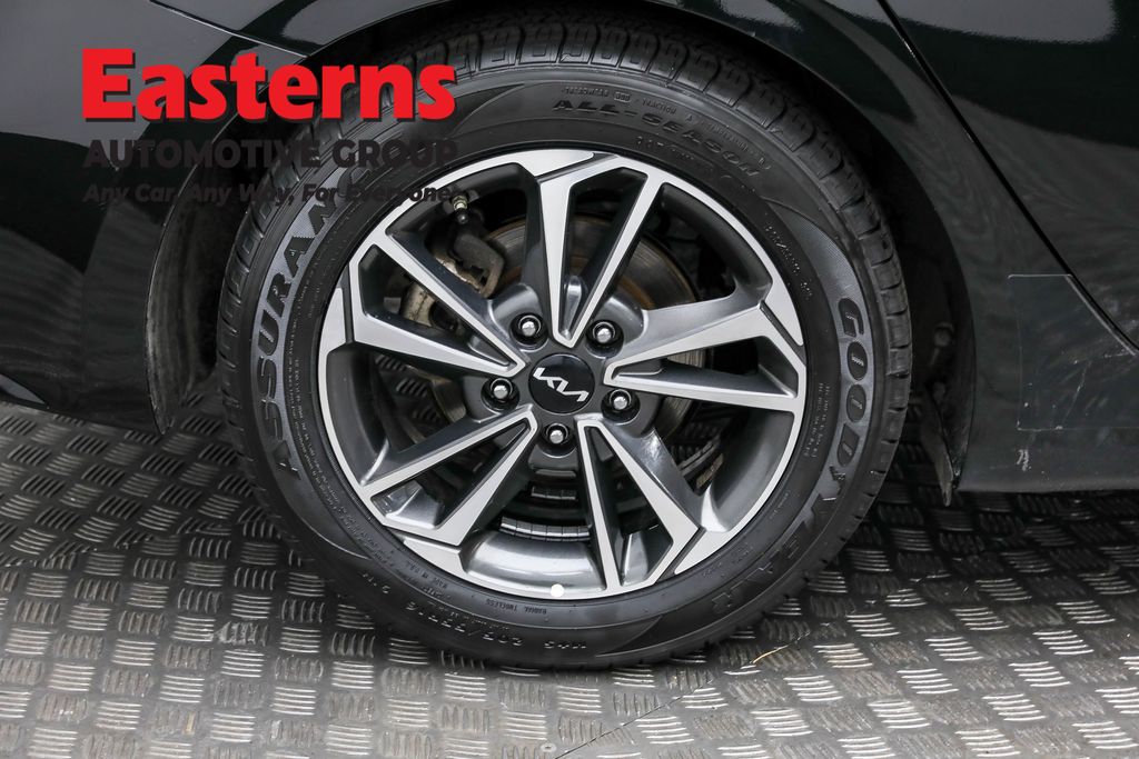 2023 Kia Forte LXS Image 40 of 63