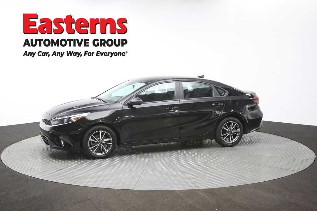 2023 Kia Forte LXS Image 4 of 63