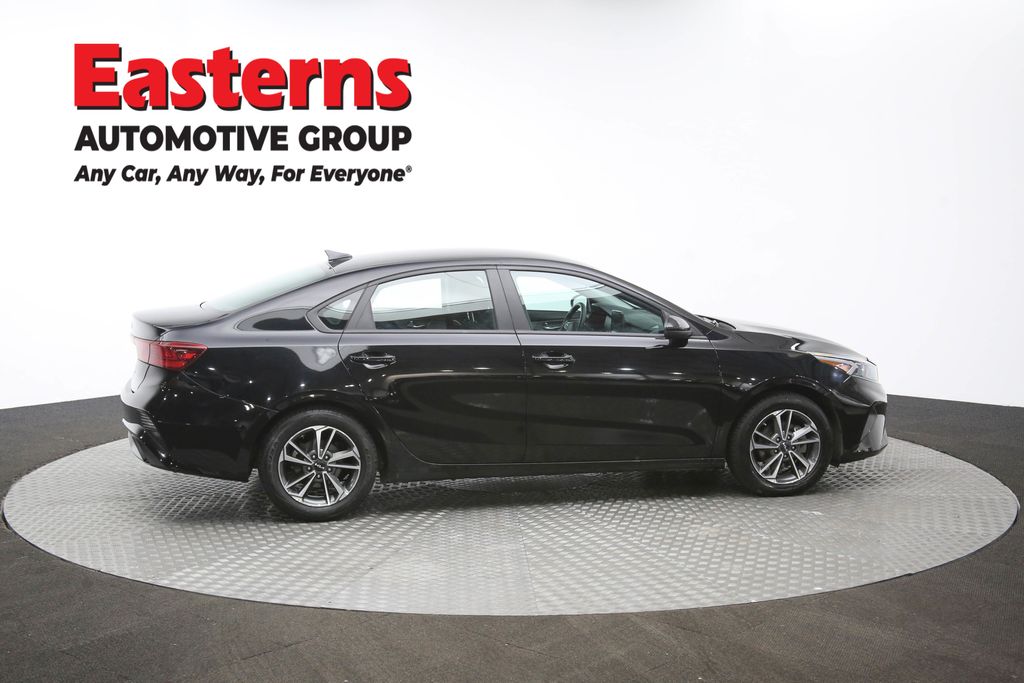 2023 Kia Forte LXS Image 19 of 63