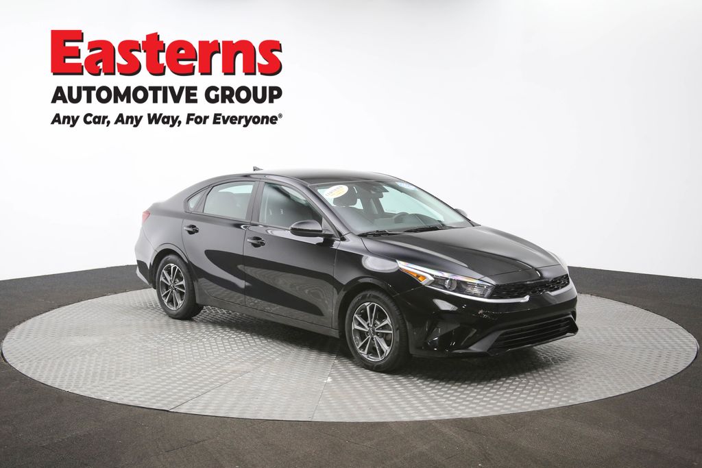 2023 Kia Forte LXS Image 11 of 63