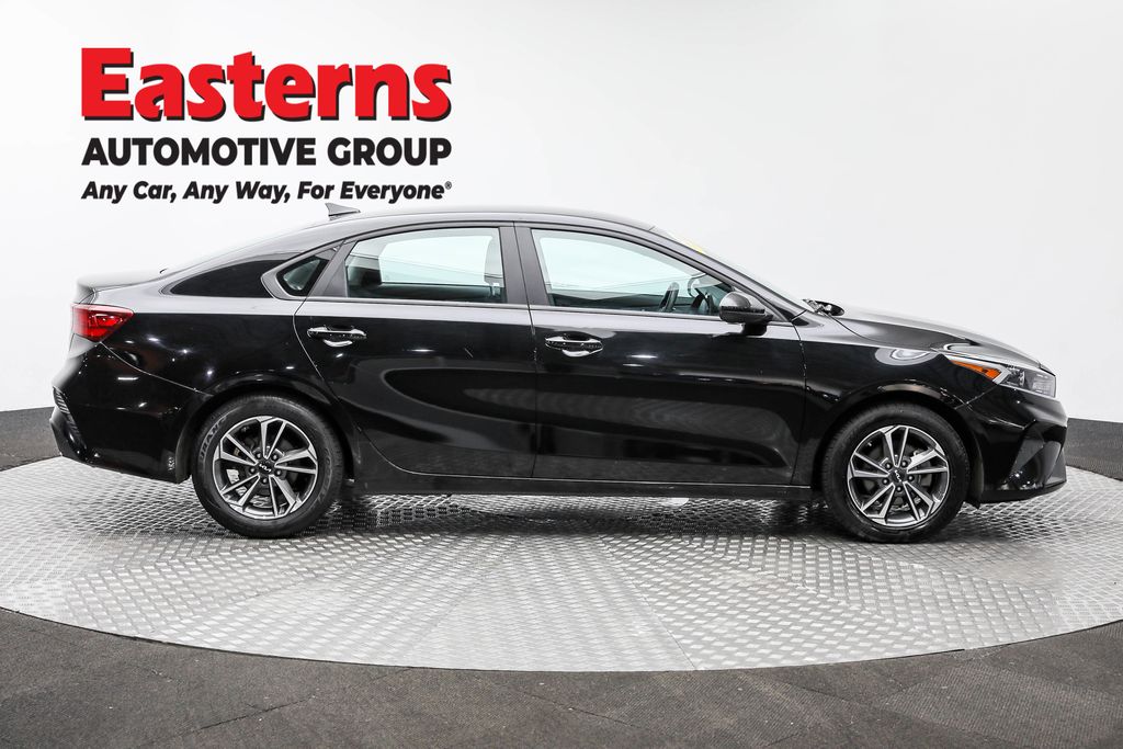 2023 Kia Forte LXS Image 18 of 63