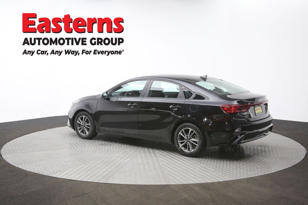 2023 Kia Forte LXS Image 32 of 63