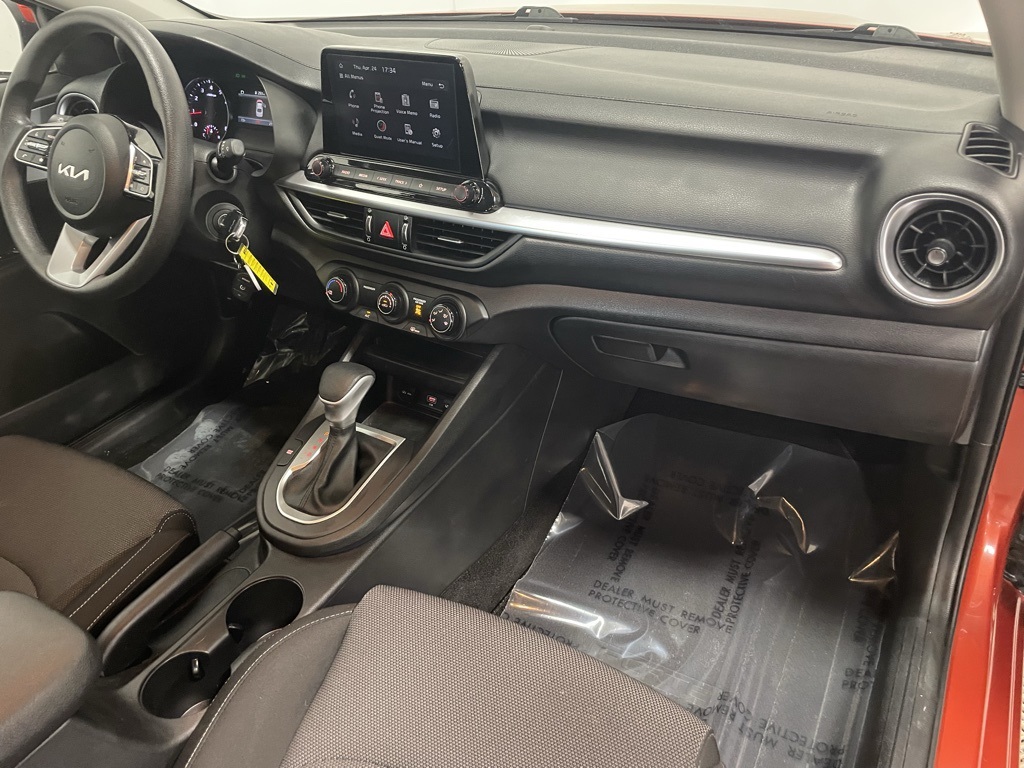 Vehicle image 27 of 31