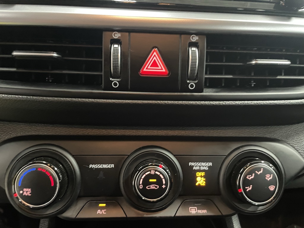 Vehicle image 18 of 31