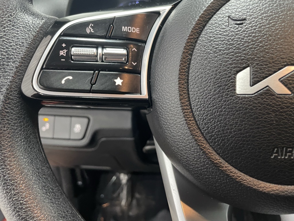 Vehicle image 11 of 31