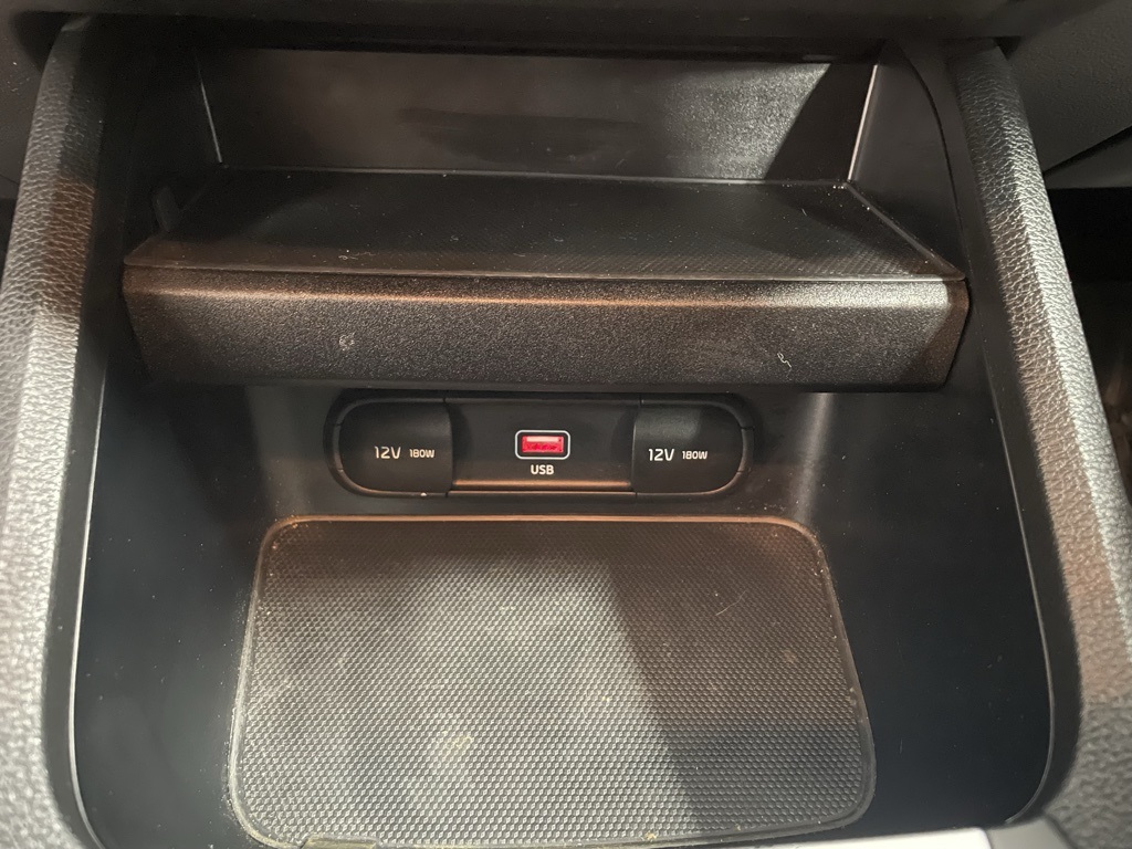 Vehicle image 19 of 31