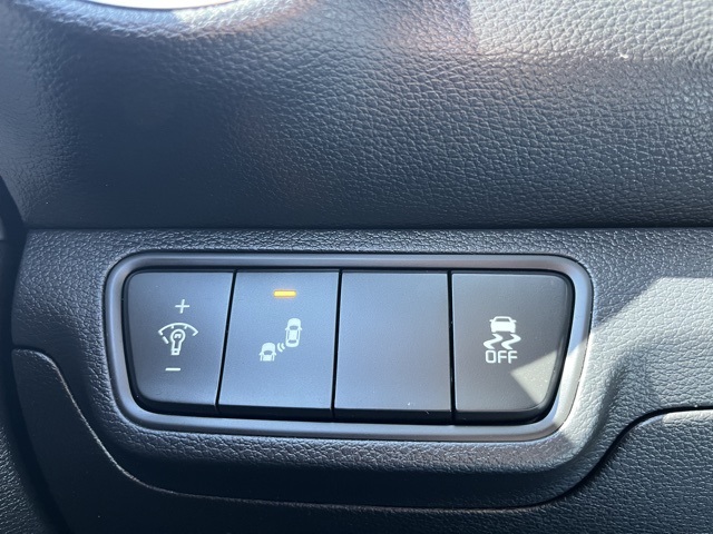 Vehicle image 21 of 30