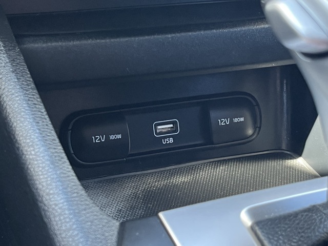 Vehicle image 27 of 30