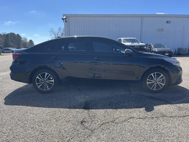 Vehicle image 6 of 30