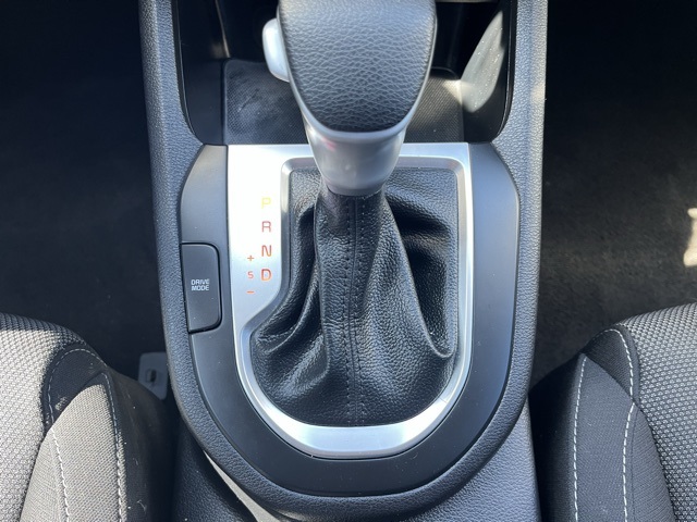 Vehicle image 28 of 30