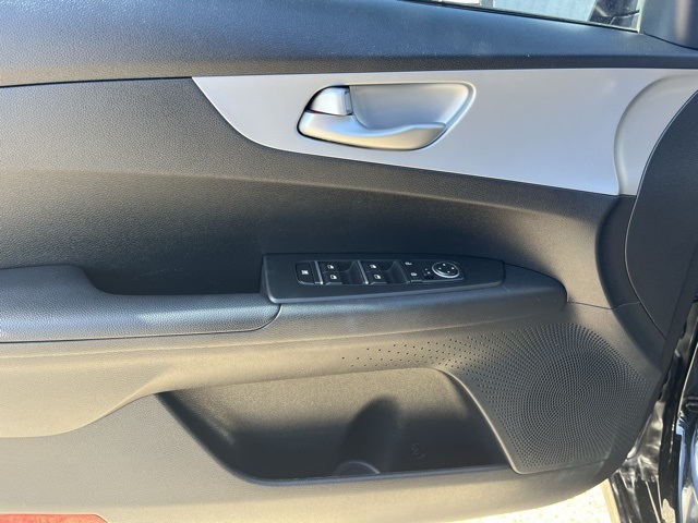 Vehicle image 12 of 30