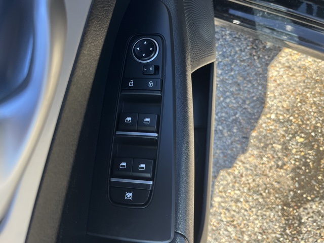 Vehicle image 13 of 30