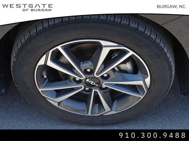 Vehicle image 11 of 31