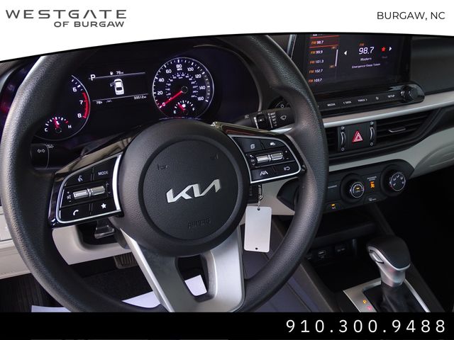 Vehicle image 21 of 31