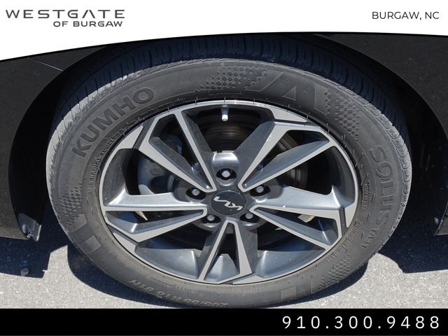 Vehicle image 14 of 31