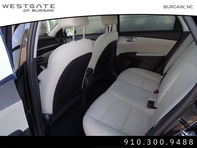 Vehicle image 15 of 31
