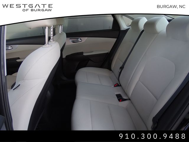 Vehicle image 16 of 31