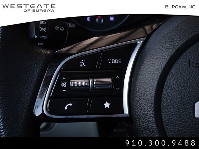 Vehicle image 23 of 31
