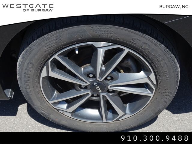 Vehicle image 13 of 31
