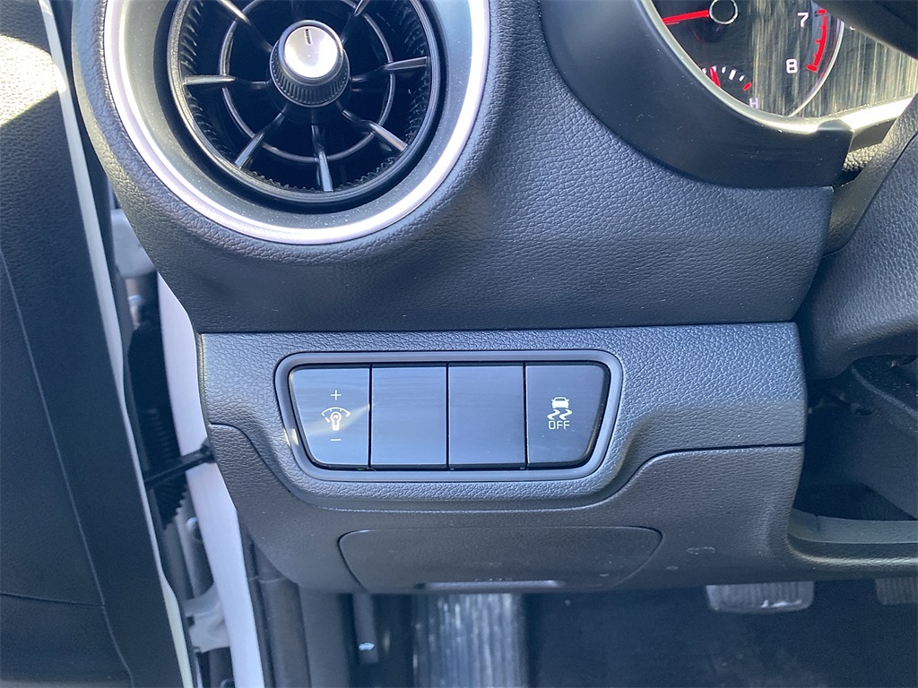 Vehicle image 20 of 24