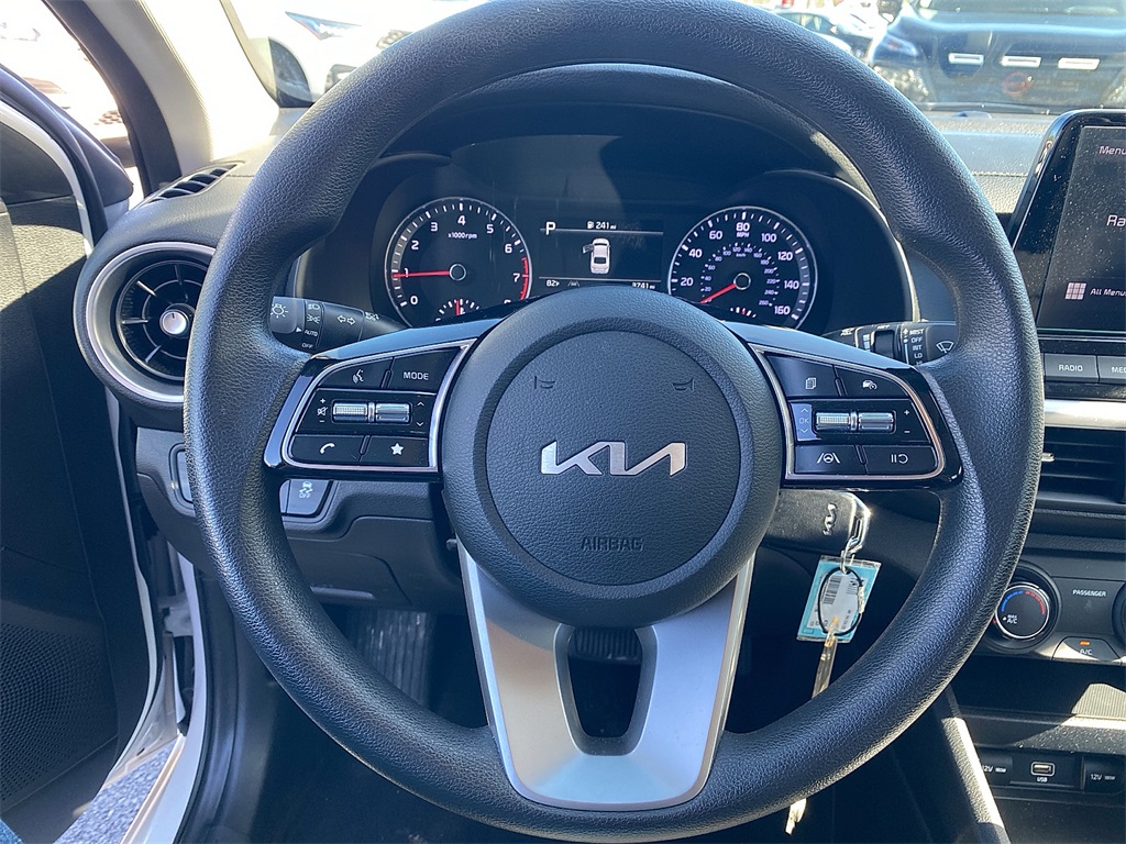 Vehicle image 17 of 24