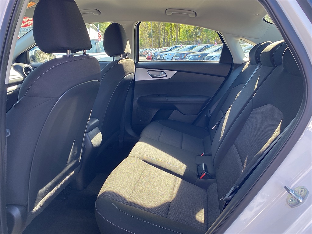 Vehicle image 23 of 24