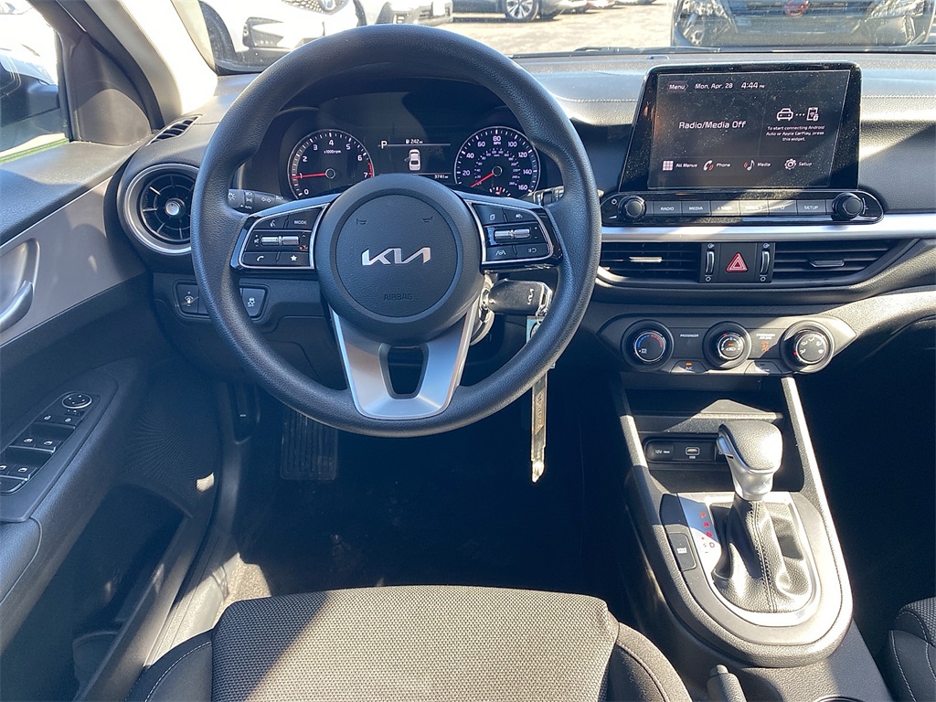 Vehicle image 10 of 24