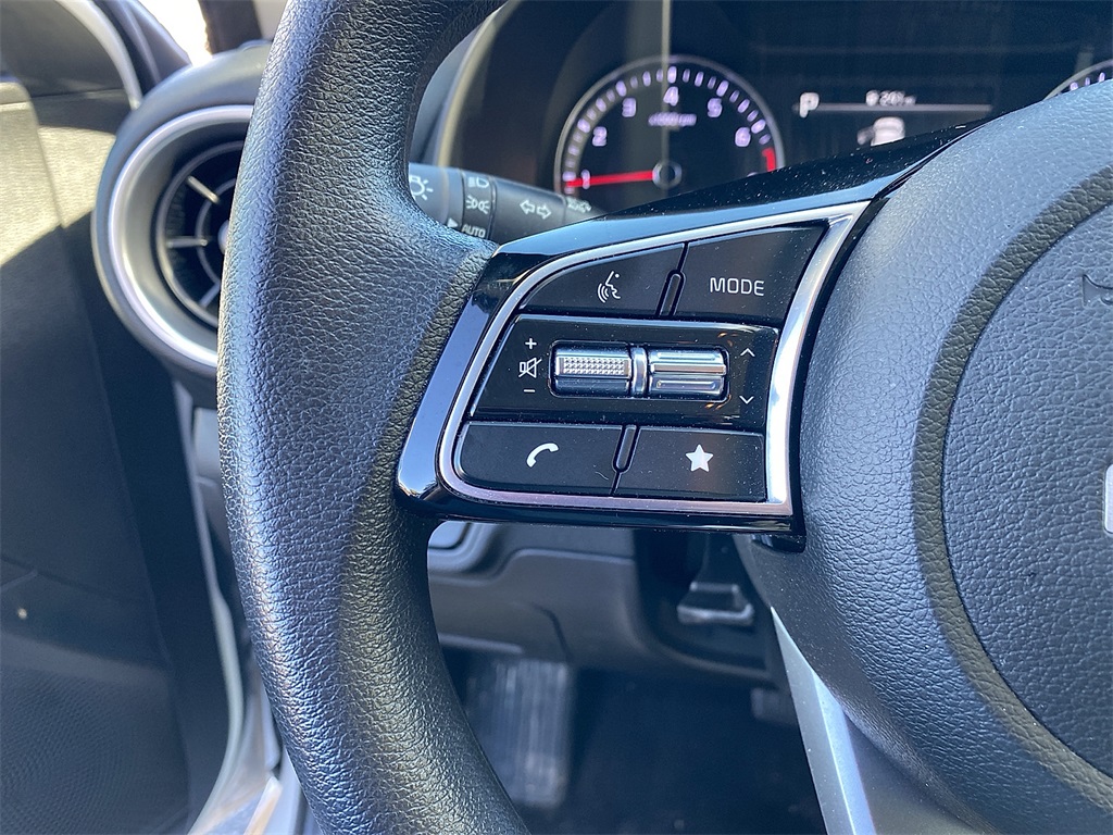 Vehicle image 18 of 24