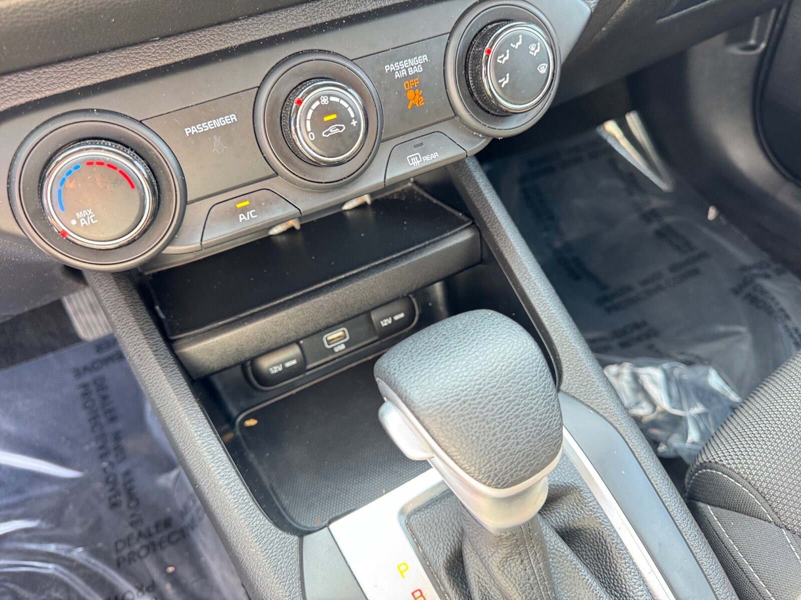 Vehicle image 25 of 28