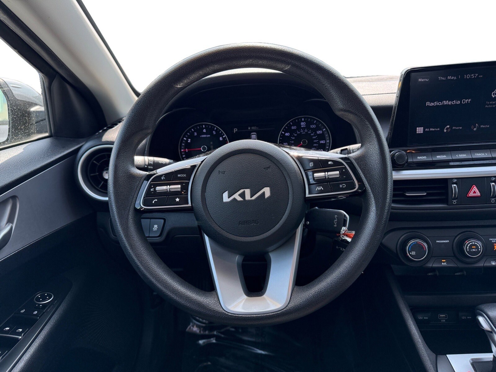 Vehicle image 17 of 28
