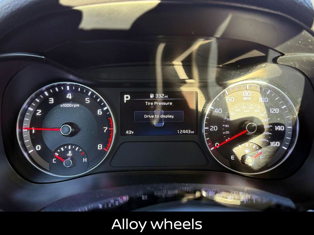 2023 Kia Forte LXS Image 10 of 30