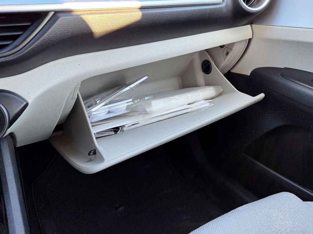 2023 Kia Forte LXS Image 29 of 30