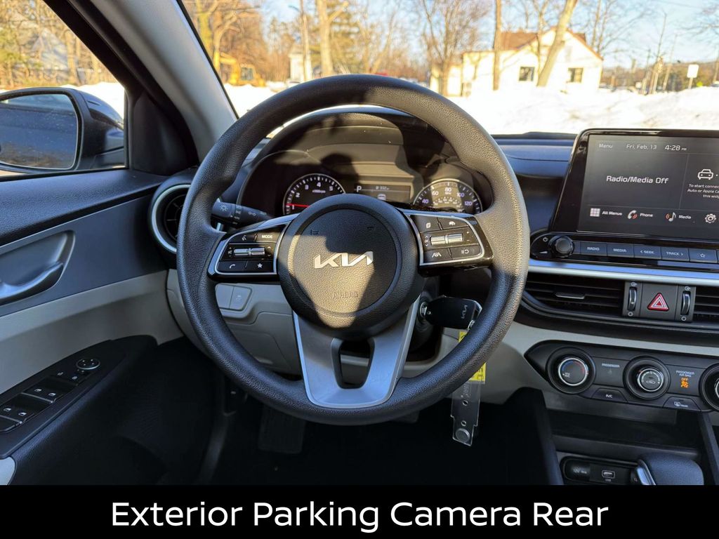 2023 Kia Forte LXS Image 9 of 30